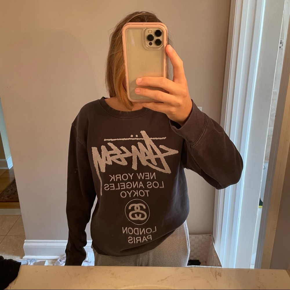 NEW STUSSY GRAY SWEATSHIRT